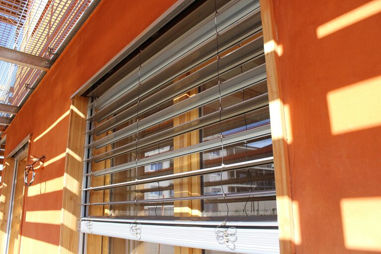 brisesoleilextérieur batiment izubaenergies